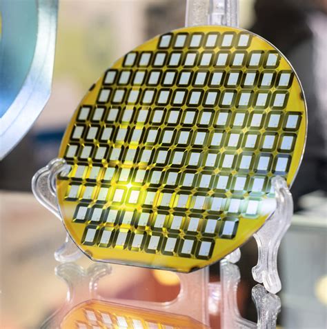Wafer (electronics) .